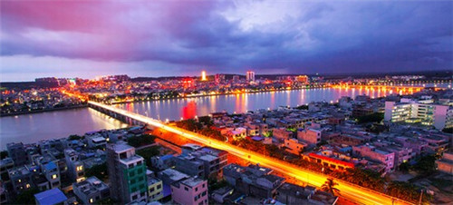 鲨鱼杰克小海鲜焖面